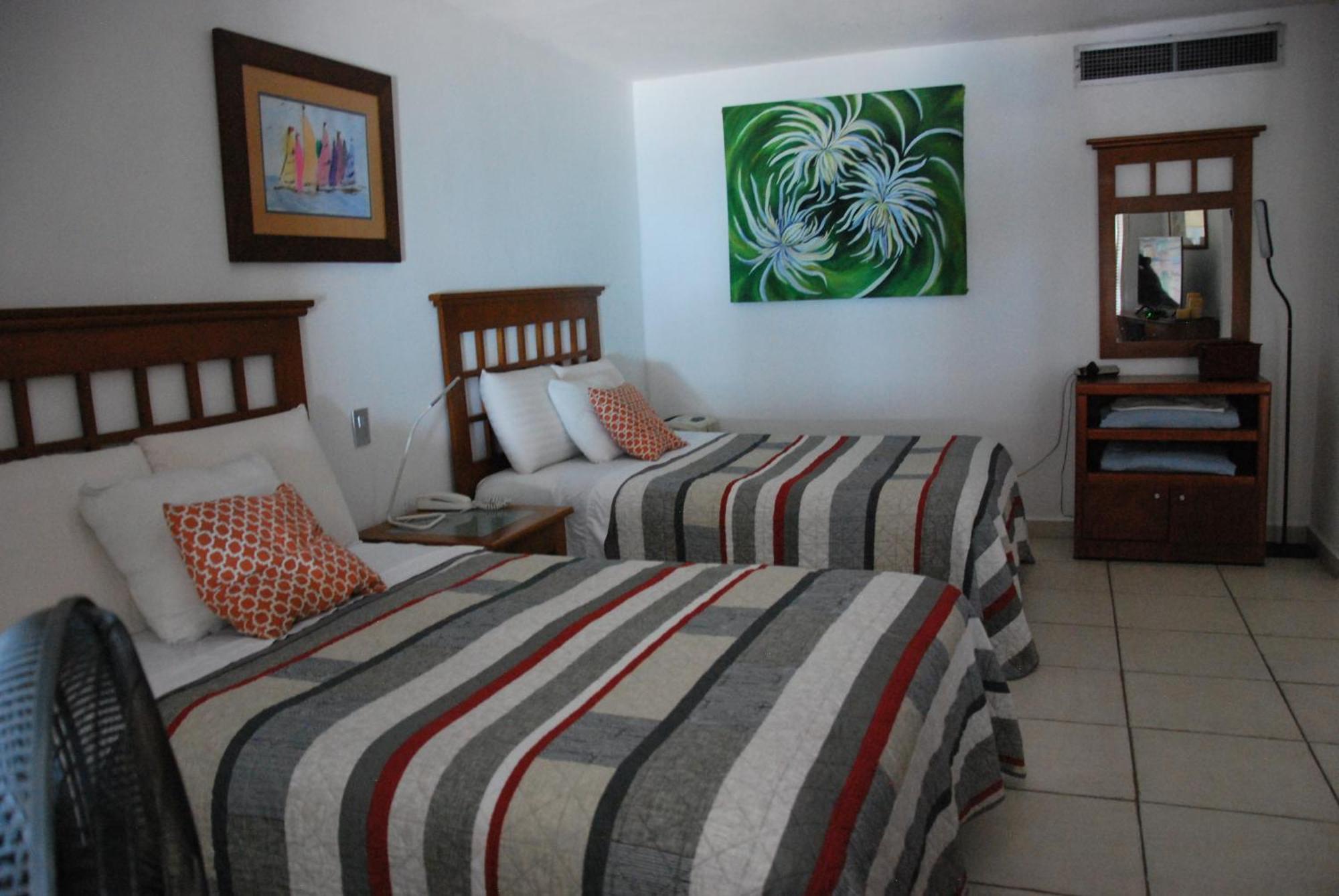 פוארטו ואלארטה Beachfront View Condo Beside La Isla Mall מראה חיצוני תמונה